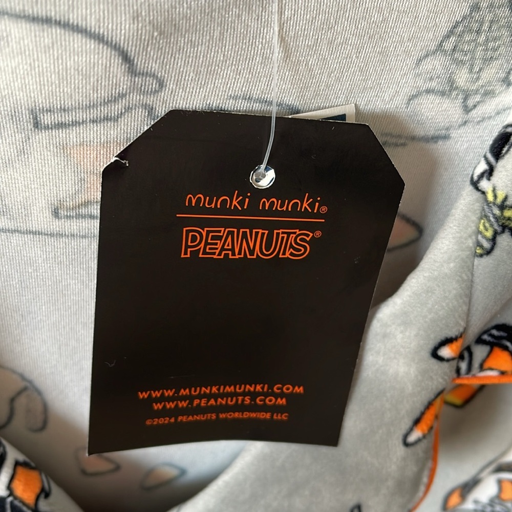 Munki Munki Halloween Peanuts Snoopy &!Woodstock Loungewear/PJ Short Set - Picture 3 of 5